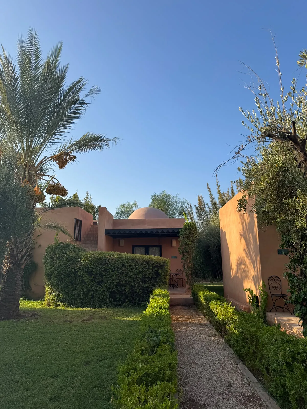 Allée du jardin de Dar Nanka